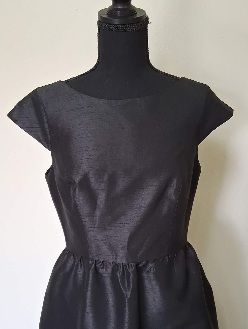 ALFRED SUNG Black Cap-Sleeve Maxi Gown D569 - Picture 2 of 8